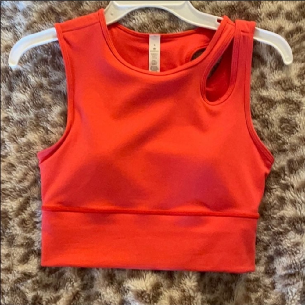 Lululemon tank